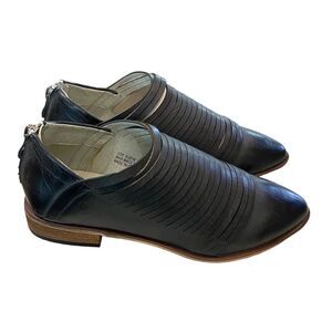 A Rider Girl Women's Navy Fringed Pointed Toe Loafers NEW 6